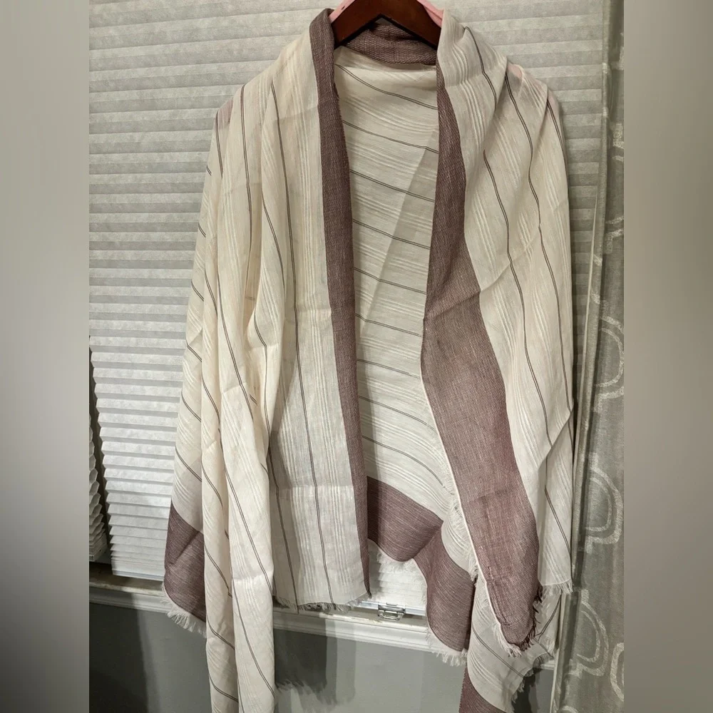 MaxMara Textured mauve  and Cream Scarf or shawl